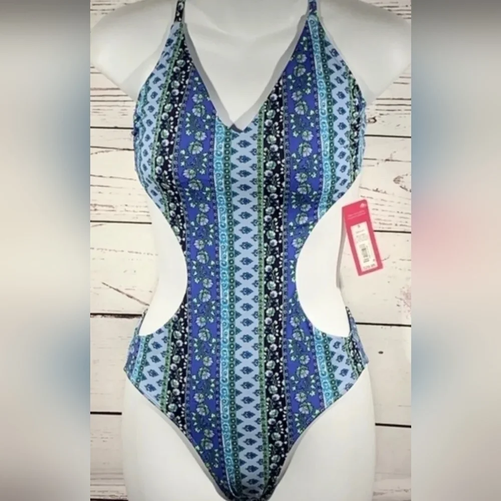 XHILARATION Cut Open‎ One Piece Swimwear